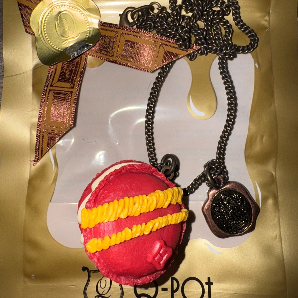 Q-Pot Japan Harry Potter Gryffindor Macaron Necklace